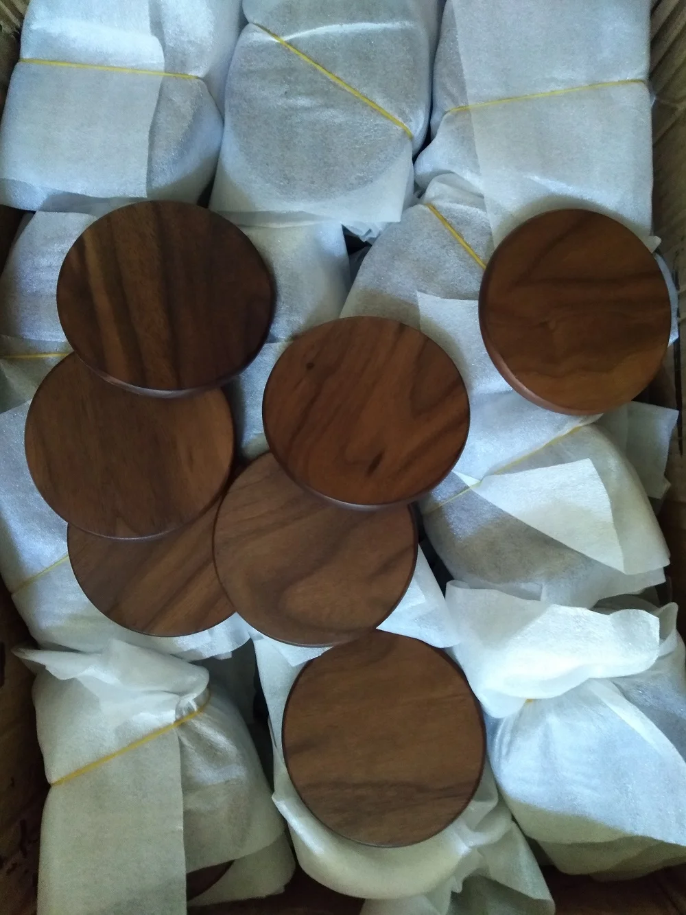 Custom Eco Friendly Natural Walnut Solid Wooden Drink Cup Mat Coaster