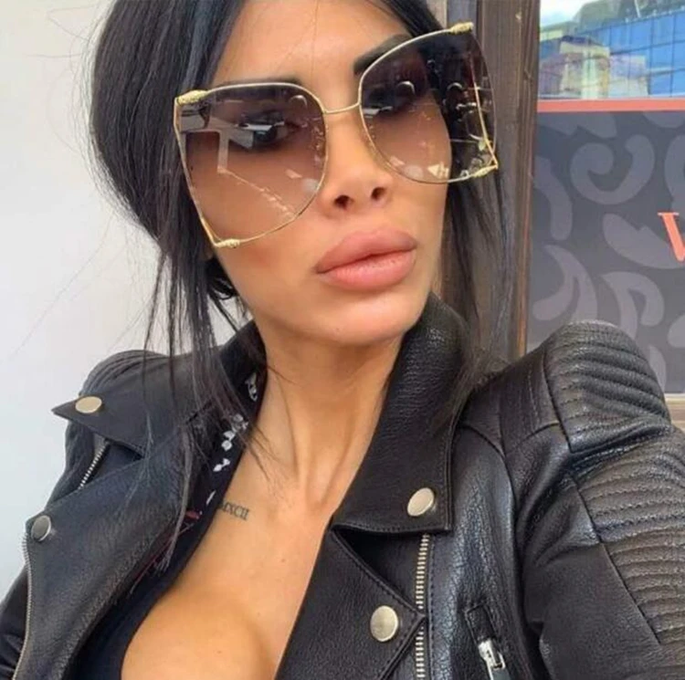 Fashion Ombre Big Face Oversize Metal Pearl Sun Glasses 2021 Women Vintage Square Shades Luxury Designer Womens Sunglasses, As show /custom colors
Fashion Ombre Big Face Oversize Metal Pearl Sun Glasses 2021 Women Vintage Square Shades Luxury Designer Womens Sunglasses, As show /custom colors