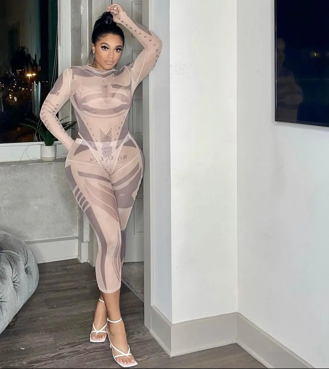 Geometric Print Sheer Mesh Nude Long Sleeve Bodysuit and Leggings Sexy Women Jumpsuits and 2 Piece Pant Sets, Customized color
Geometric Print Sheer Mesh Nude Long Sleeve Bodysuit and Leggings Sexy Women Jumpsuits and 2 Piece Pant Sets, Customized color