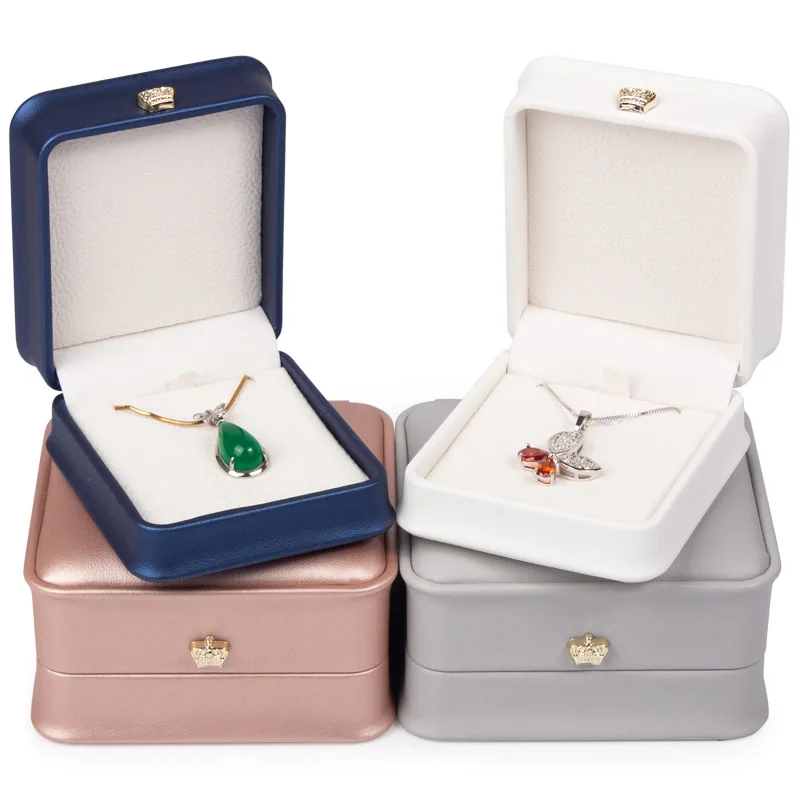 Custom Luxury PU Leather Jewelry Box Sets Gift boxes Ring Pendant Packaging, Black, white, blue, rose gold
Custom Luxury PU Leather Jewelry Box Sets Gift boxes Ring Pendant Packaging, Black, white, blue, rose gold
