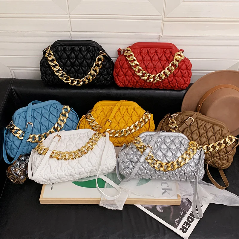 New fashion handbag 2022 young ladies leather fashion handbag design chain purse
New fashion handbag 2022 young ladies leather fashion handbag design chain purse