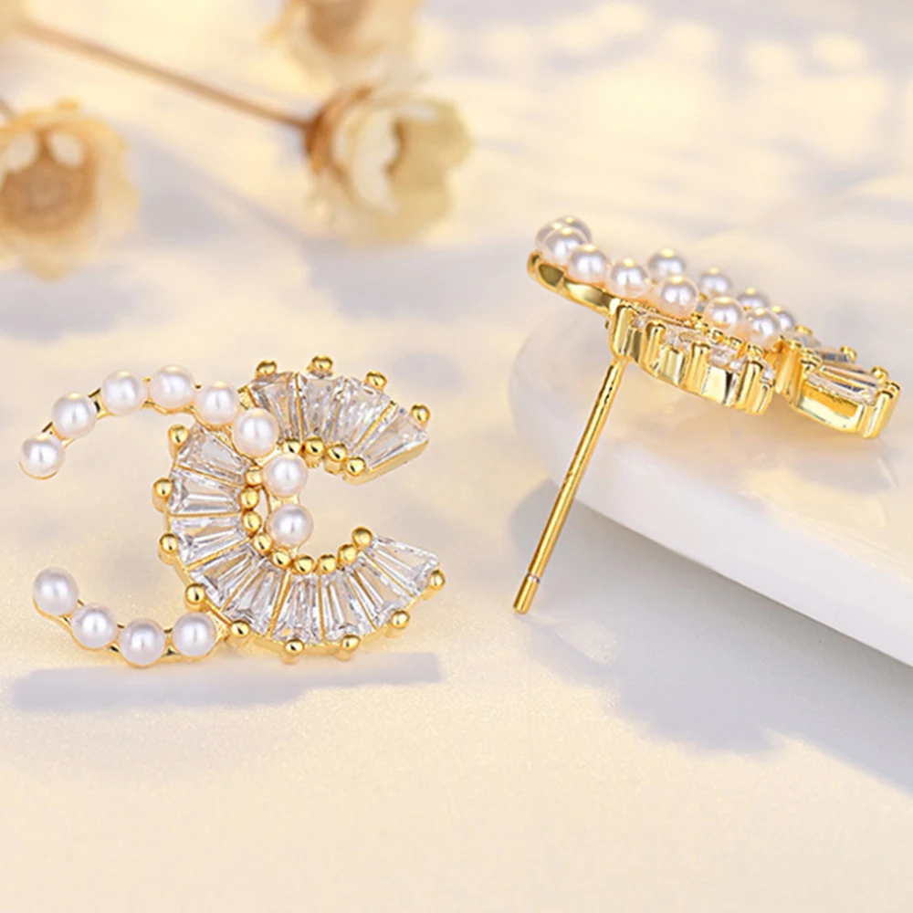 Fashionable feminine 925 silver gift accessories gold-plated inlaid pearl diamond C-shaped earrings for women
Fashionable feminine 925 silver gift accessories gold-plated inlaid pearl diamond C-shaped earrings for women