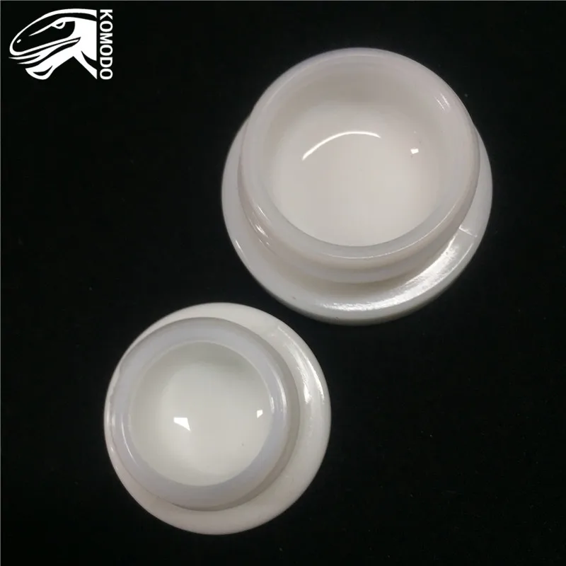 OEM Pattern Cosmetic Pretty Special Circle Shaped 9ml White Bottle Holding Skincare Glass Cream Jar 100% Genuine
OEM Pattern Cosmetic Pretty Special Circle Shaped 9ml White Bottle Holding Skincare Glass Cream Jar 100% Genuine