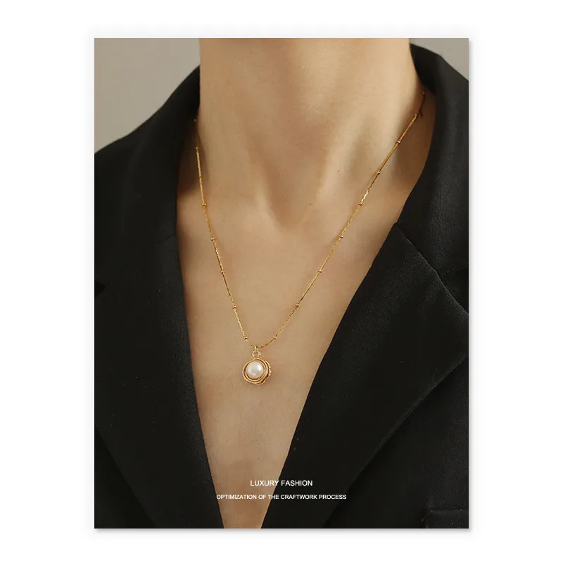 Vintage Baroque Brass Plated Real Gold NecKLACE Natural Shaped Pearl Pendant NecKLACE for Women
Vintage Baroque Brass Plated Real Gold NecKLACE Natural Shaped Pearl Pendant NecKLACE for Women
