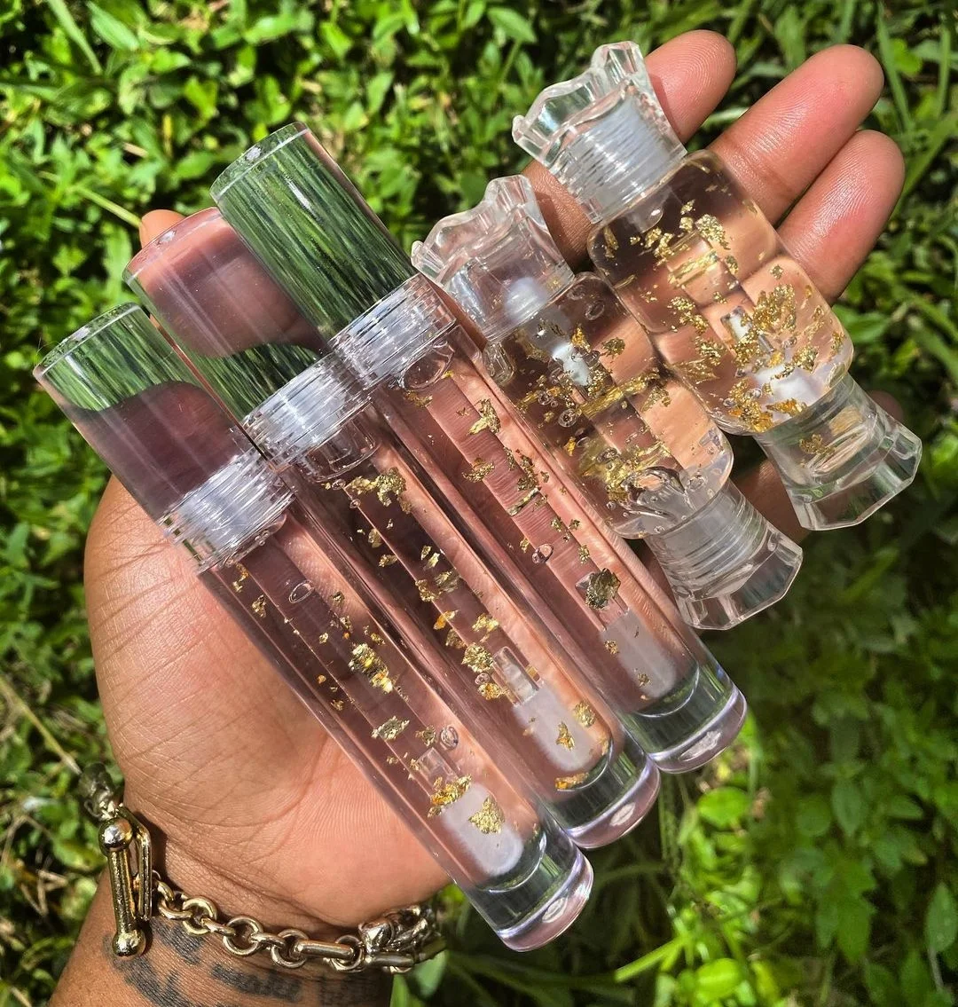 Lipgloss Private Label Base Clear Oil Shiny Custom Wholesale Logo Glitter No 24K Gold Natural Lip Gloss
Lipgloss Private Label Base Clear Oil Shiny Custom Wholesale Logo Glitter No 24K Gold Natural Lip Gloss
