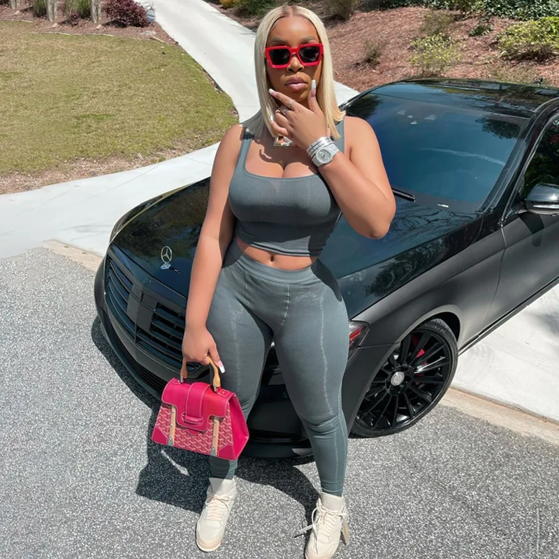 S155136A Wholesale summer sleeveless 2 piece set women strap crop top two piece set women clothing bodycon ribbed yoga set
S155136A Wholesale summer sleeveless 2 piece set women strap crop top two piece set women clothing bodycon ribbed yoga set