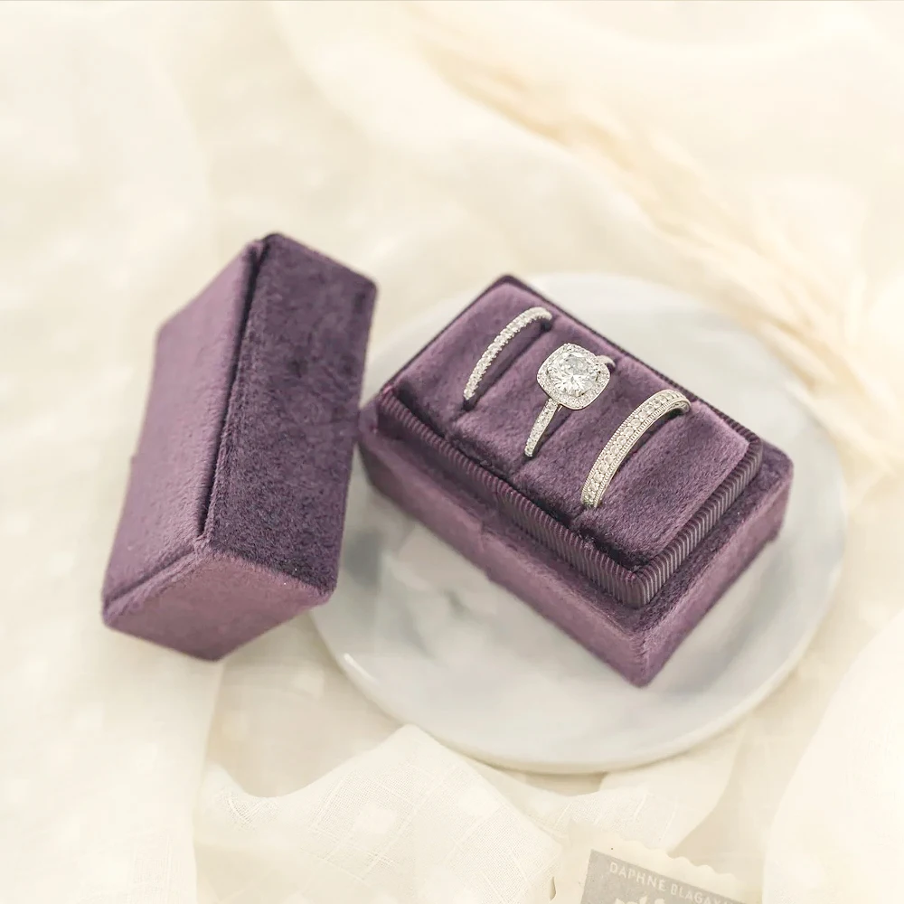 Custom Velvet Triple Slot Rectangle Ring Box for Wedding Engagement Ring Gift Jewelry Box Bride Gift Three Slot Velvet Ring Box
Custom Velvet Triple Slot Rectangle Ring Box for Wedding Engagement Ring Gift Jewelry Box Bride Gift Three Slot Velvet Ring Box
