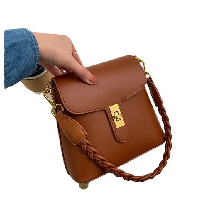 New fashion autumn pu leather minimalist personality shoulder female buckle crossbody hand bags and purses for women 2021
New fashion autumn pu leather minimalist personality shoulder female buckle crossbody hand bags and purses for women 2021