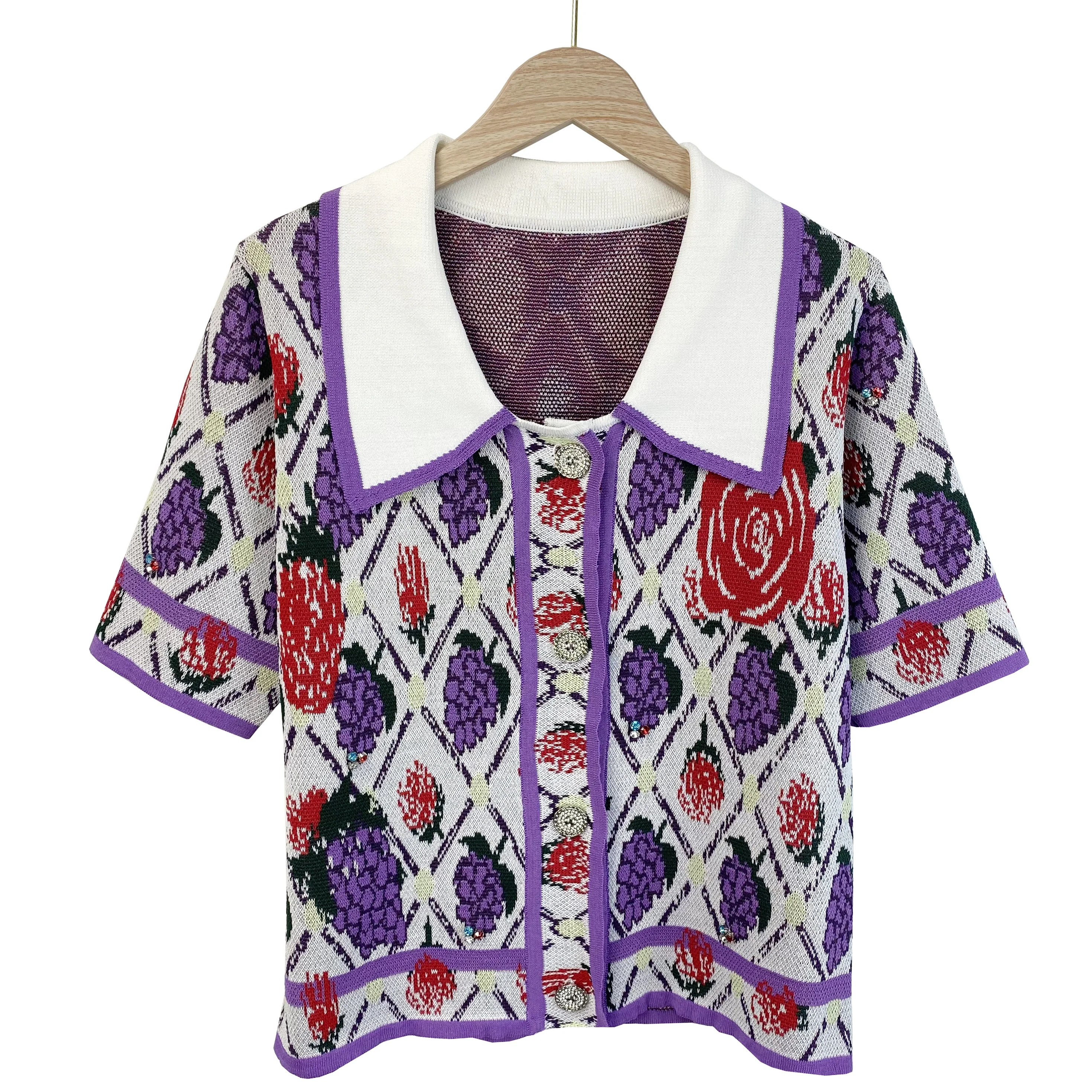 2021 summer new hot sale contrast purple grape red rose polo neck knit short sleeve double breasted short casual ladies sweater
2021 summer new hot sale contrast purple grape red rose polo neck knit short sleeve double breasted short casual ladies sweater