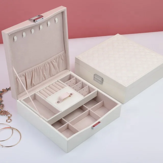 Large Capacity PU Leather Jewelry Earring Necklace Storage Box with Mirror, As pictures
Large Capacity PU Leather Jewelry Earring Necklace Storage Box with Mirror, As pictures