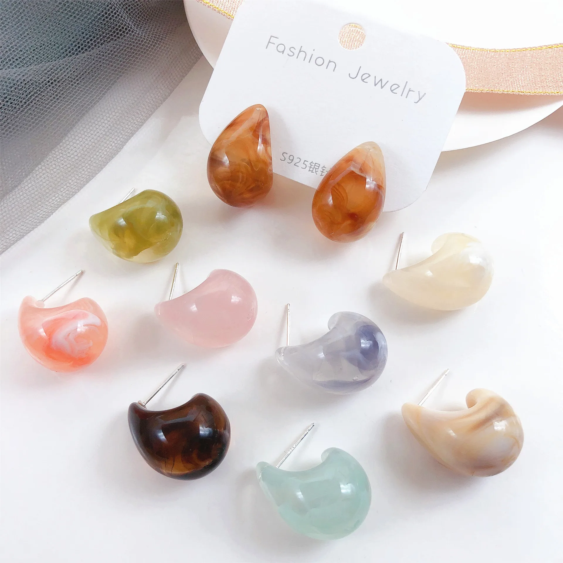 New Arrival Good Quality Fashion Personality Retro Acrylic Temperament Water Drop Resin Simple Earrings Accessories Wholesale
New Arrival Good Quality Fashion Personality Retro Acrylic Temperament Water Drop Resin Simple Earrings Accessories Wholesale