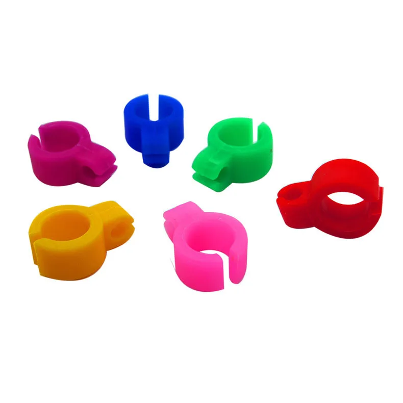 Hintcan wholesale NEW creative smoking accessories cigarette finger holder ring soft silicone cigarette clip Holder, Mix colours
Hintcan wholesale NEW creative smoking accessories cigarette finger holder ring soft silicone cigarette clip Holder, Mix colours
