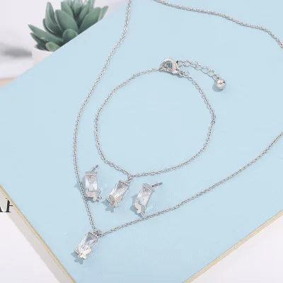 Transparent White Crystal Butterfly Necklace Earring Bracelet Three-piece Set Alloy Clavicle Chain Butterfly Collares Choker
Transparent White Crystal Butterfly Necklace Earring Bracelet Three-piece Set Alloy Clavicle Chain Butterfly Collares Choker
