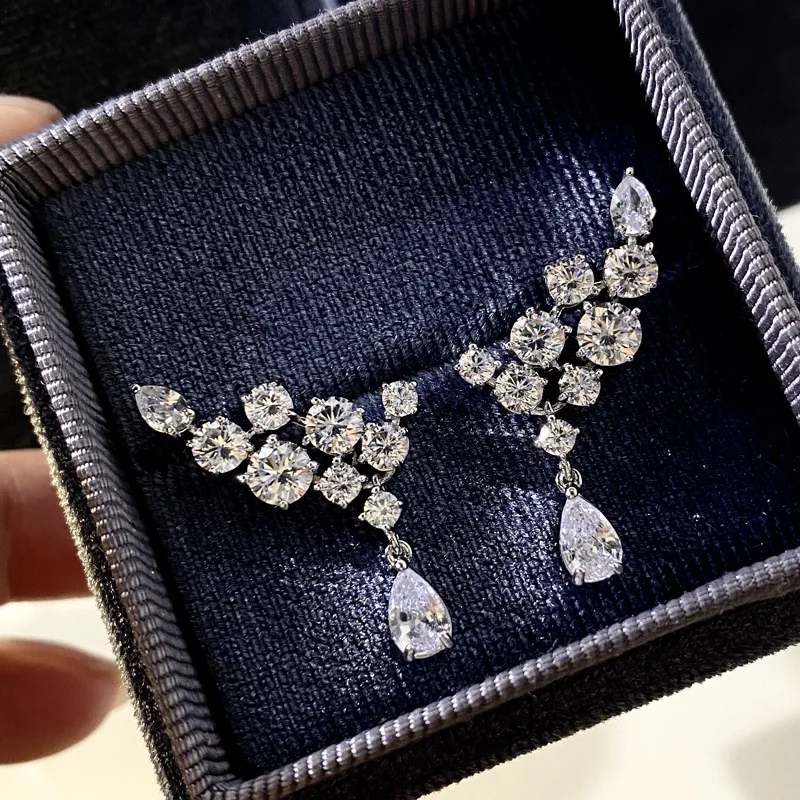 CAOSHI Angel Wing Feather 925 Silver plated Zircon diamond Engagement Wedding cc drop Stud Earrings for Women
CAOSHI Angel Wing Feather 925 Silver plated Zircon diamond Engagement Wedding cc drop Stud Earrings for Women