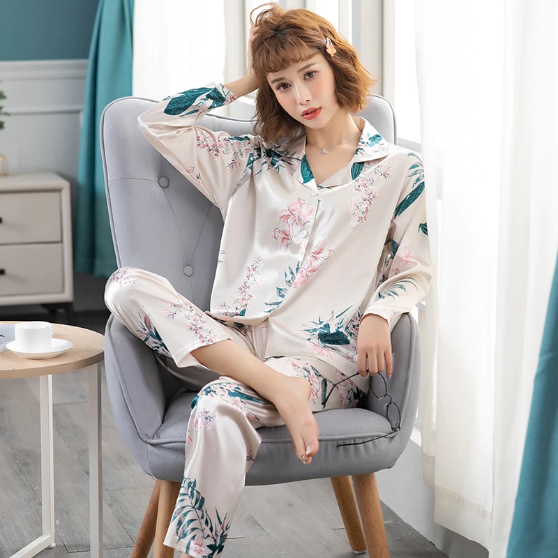 Customized Spring Autumn Long Sleeve Women's Sleepwear Various Color Silk Floral Satin Pajamas
Customized Spring Autumn Long Sleeve Women's Sleepwear Various Color Silk Floral Satin Pajamas