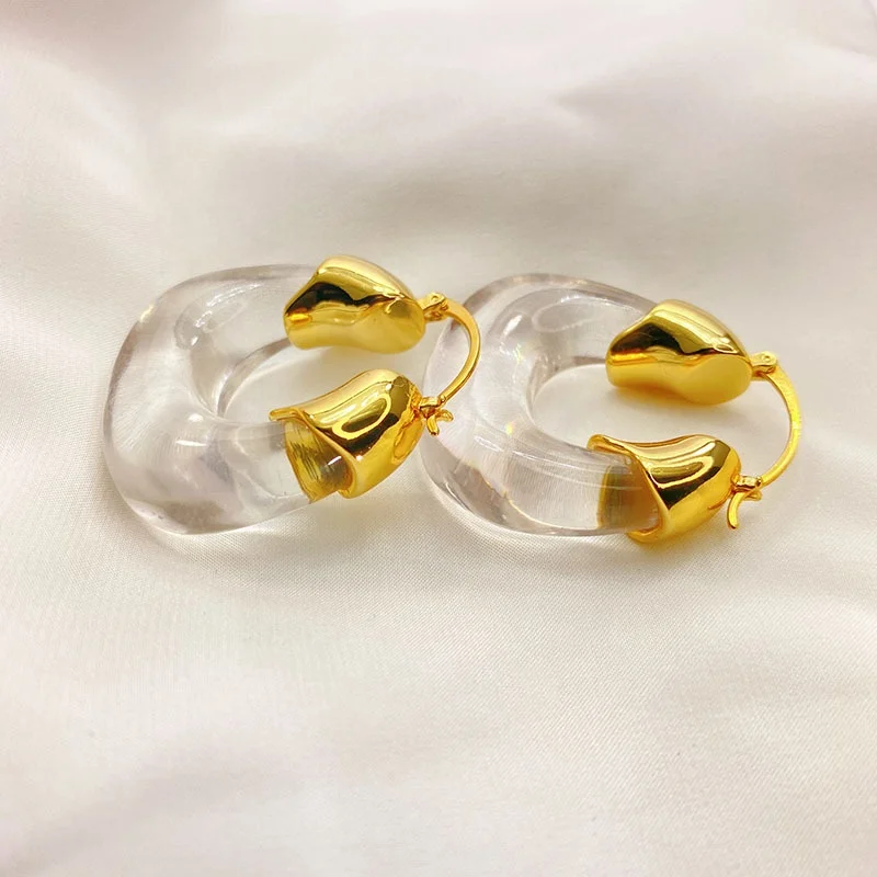 Janice 2021 Modern metallic acrylic U-shaped hoop earrings
Janice 2021 Modern metallic acrylic U-shaped hoop earrings