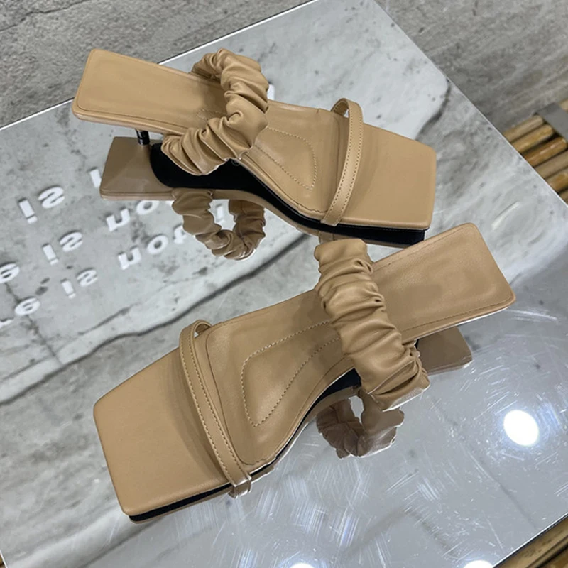 2021 Summer Women Slippers Ladies Low Thin High Heels Fashion Pleated PU Leather Strap Sandals Elegant Square Toe Shoes
2021 Summer Women Slippers Ladies Low Thin High Heels Fashion Pleated PU Leather Strap Sandals Elegant Square Toe Shoes