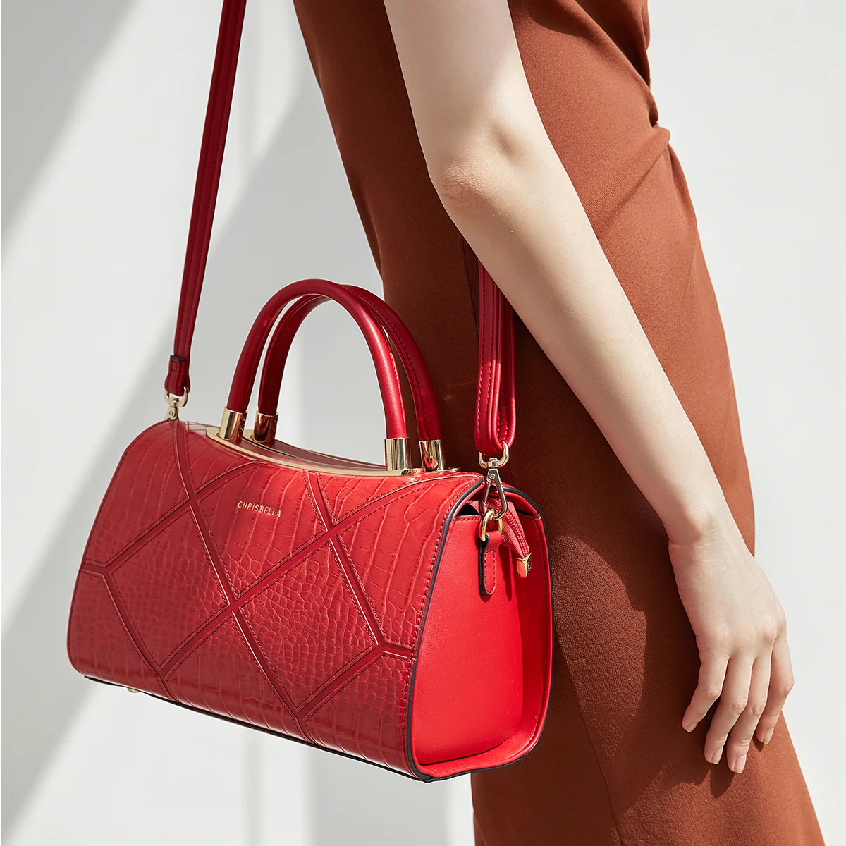 SUSEN CHRISBELLA New arrival 2023 Custom ladies sling PU leather bags women sling bags for women female bags
SUSEN CHRISBELLA New arrival 2023 Custom ladies sling PU leather bags women sling bags for women female bags