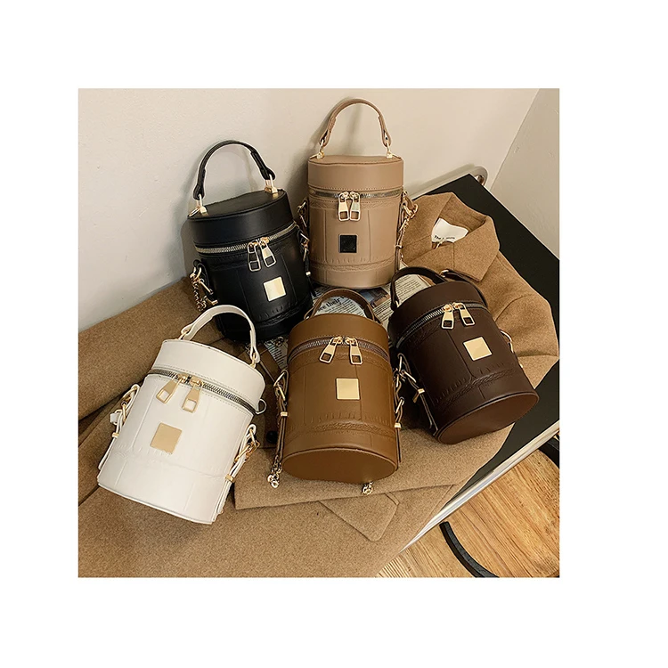 Vintage Fashion Chain Crossbody Bag Designer Cylinder Handbags For Women Retro Small Bucket Bag Lady High Sense Purses Mujer Sac
Vintage Fashion Chain Crossbody Bag Designer Cylinder Handbags For Women Retro Small Bucket Bag Lady High Sense Purses Mujer Sac