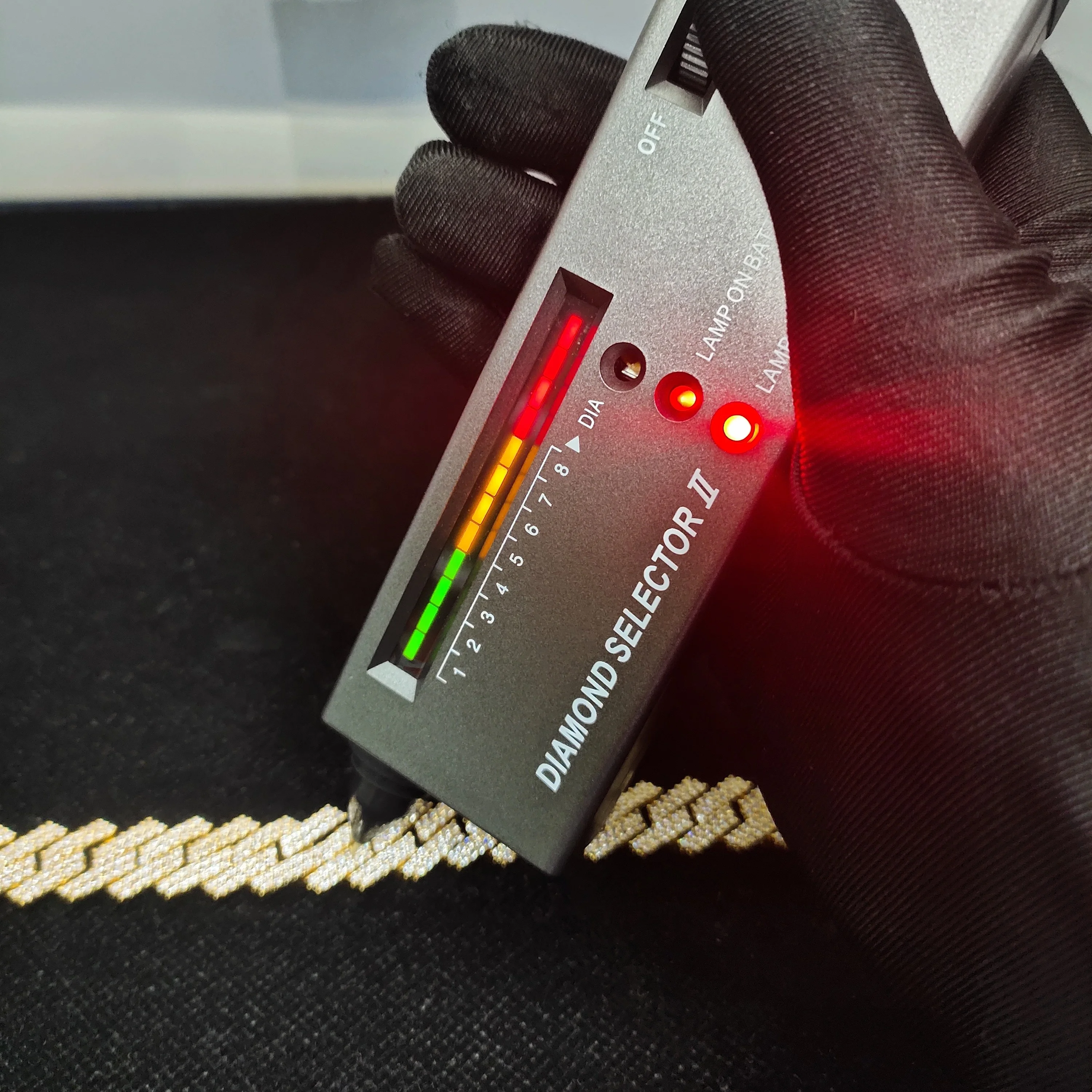 Custom Mens Iced Out Clasp Vvs Diamond s925 Sterling Silver Gold Plated 14MM 16'' 18'' 20'' 22'' 24'' Cuban Link Chain 
Custom Mens Iced Out Clasp Vvs Diamond s925 Sterling Silver Gold Plated 14MM 16'' 18'' 20'' 22'' 24'' Cuban Link Chain