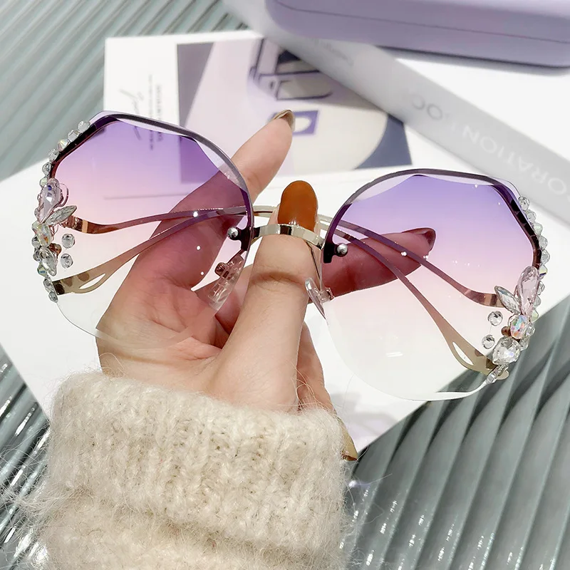 2023 New Arrival Luxury trendy Rimless diamond sunglasses for women unique design shades sunglasses fashion in stock
2023 New Arrival Luxury trendy Rimless diamond sunglasses for women unique design shades sunglasses fashion in stock