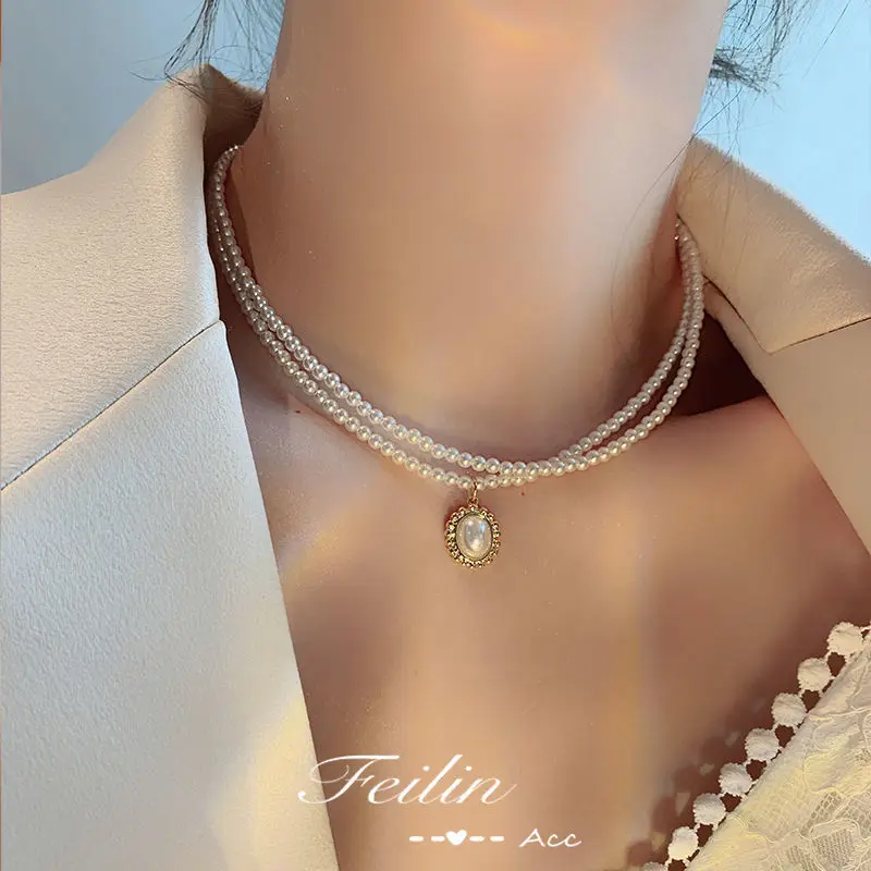 Double Pearl necklace fashion clavicle chain retro Baroque palace style necklace choker necklace short jewelry.
Double Pearl necklace fashion clavicle chain retro Baroque palace style necklace choker necklace short jewelry.