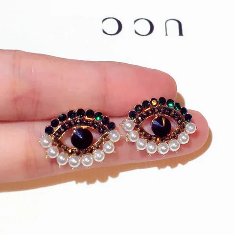 2021 Newest Fashion Jewelry 925 Sterling Silver Needle Stud Earrings Shinny Rhinestone Pearl Evil Eyes Earrings Women
2021 Newest Fashion Jewelry 925 Sterling Silver Needle Stud Earrings Shinny Rhinestone Pearl Evil Eyes Earrings Women