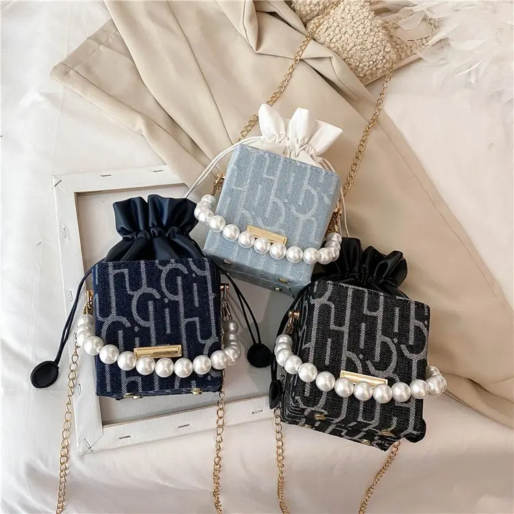 2021 Hot Sale Ladies Designer Pearl Bag Fashion Canvas Handbags Young Lady Candy Box Small Square Bag Shoulder Bags For Women, 4 colors
2021 Hot Sale Ladies Designer Pearl Bag Fashion Canvas Handbags Young Lady Candy Box Small Square Bag Shoulder Bags For Women, 4 colors