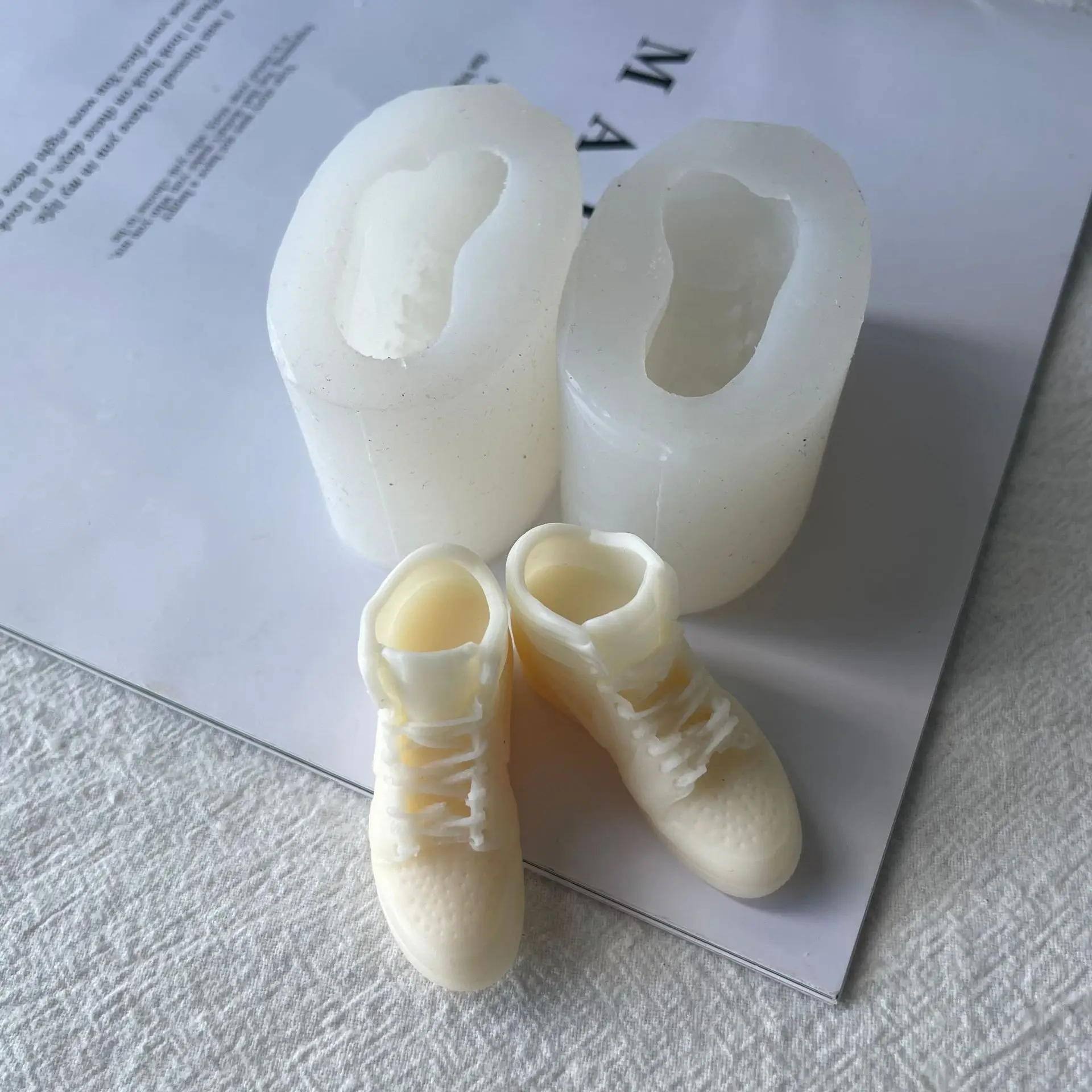 Decorative Gift Shoes Drop Glue Silicone Sneakers Mould Chocolate Scented Candle Mould
Decorative Gift Shoes Drop Glue Silicone Sneakers Mould Chocolate Scented Candle Mould