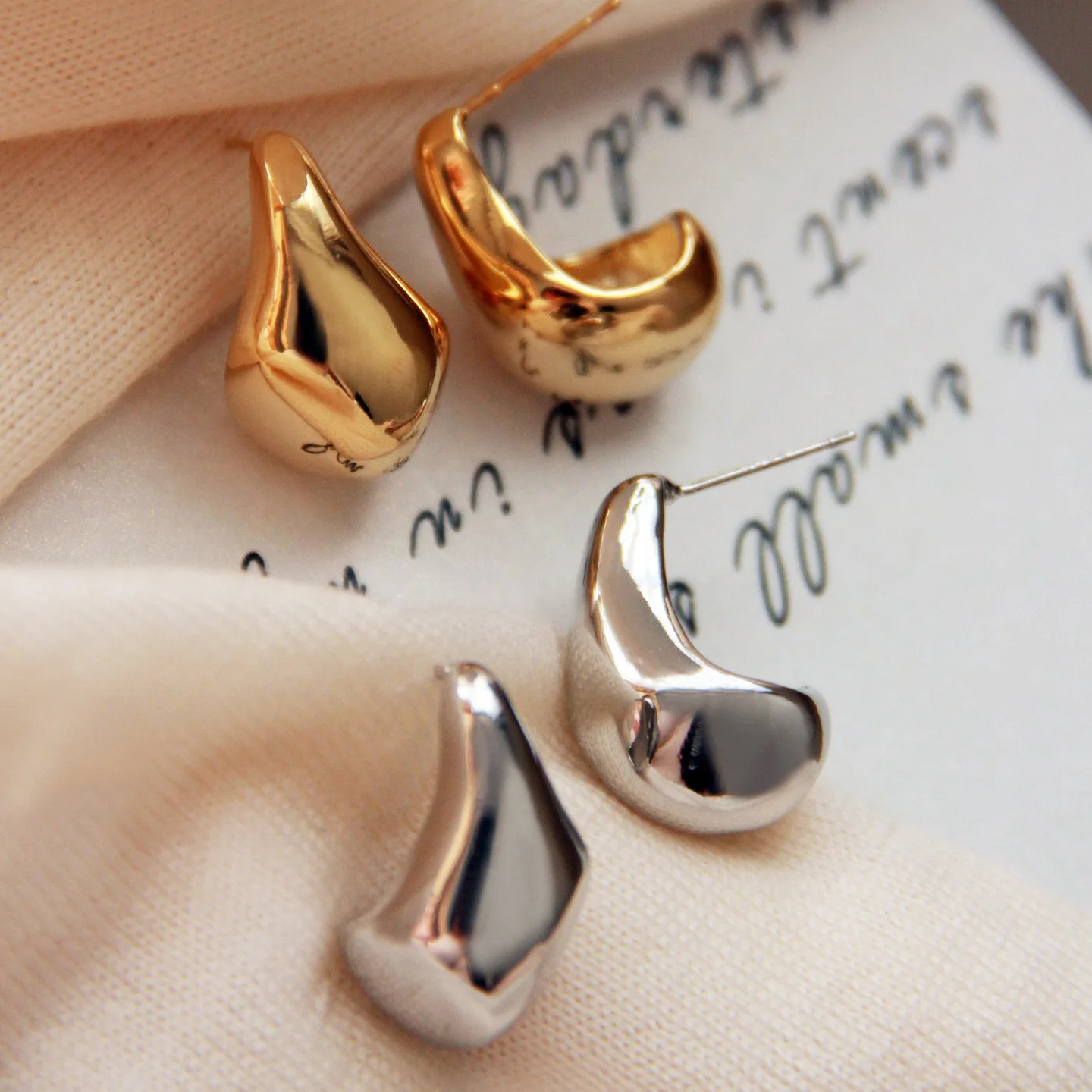 Minimalist S925 Silver Needle Earrings Brass 14K Gold Plated Earrings C Shaped Stud Earrings Women
Minimalist S925 Silver Needle Earrings Brass 14K Gold Plated Earrings C Shaped Stud Earrings Women