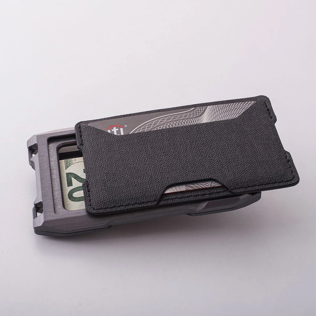 2021 New Fashion RFID Metal Cardholder Wallet Men Business Badge Credit Card Holder Small Aviator Minimalist Wallet, Customized
2021 New Fashion RFID Metal Cardholder Wallet Men Business Badge Credit Card Holder Small Aviator Minimalist Wallet, Customized