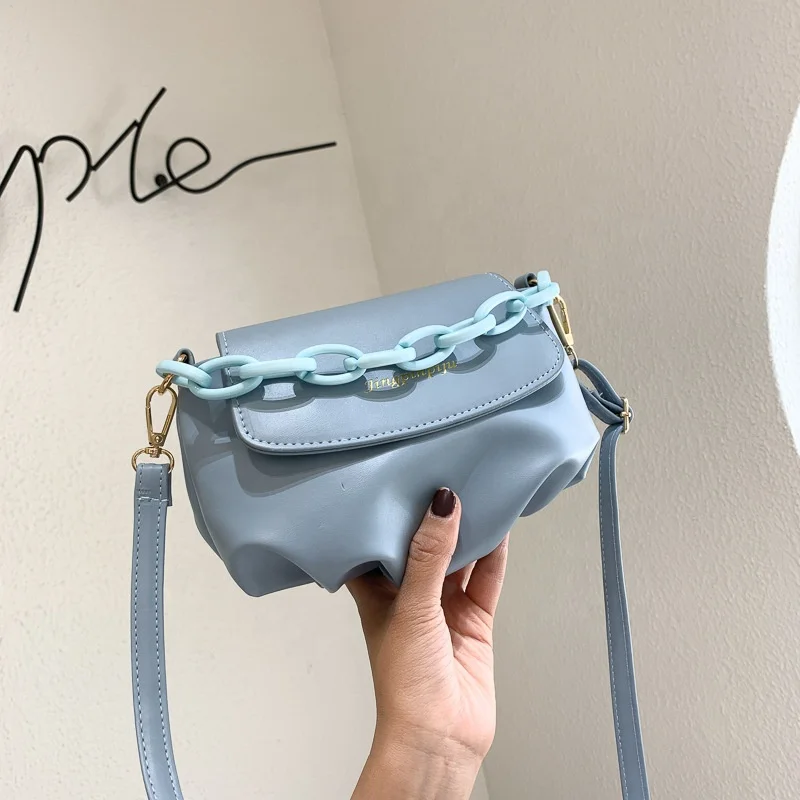 Summer portable soft bag female fashion solid color messenger bag wild one-shoulder armpit cloud bag
Summer portable soft bag female fashion solid color messenger bag wild one-shoulder armpit cloud bag