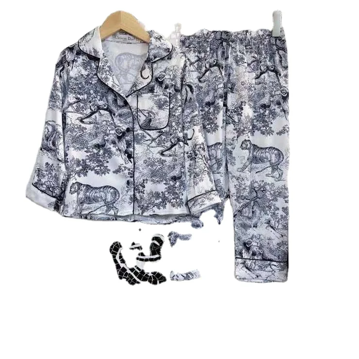 Wholesale Kids clothing boys autumn style fashion pajamas 2 pcs girls casual breathable nightclothes suit boy sleepwear sets, Picture shows
Wholesale Kids clothing boys autumn style fashion pajamas 2 pcs girls casual breathable nightclothes suit boy sleepwear sets, Picture shows