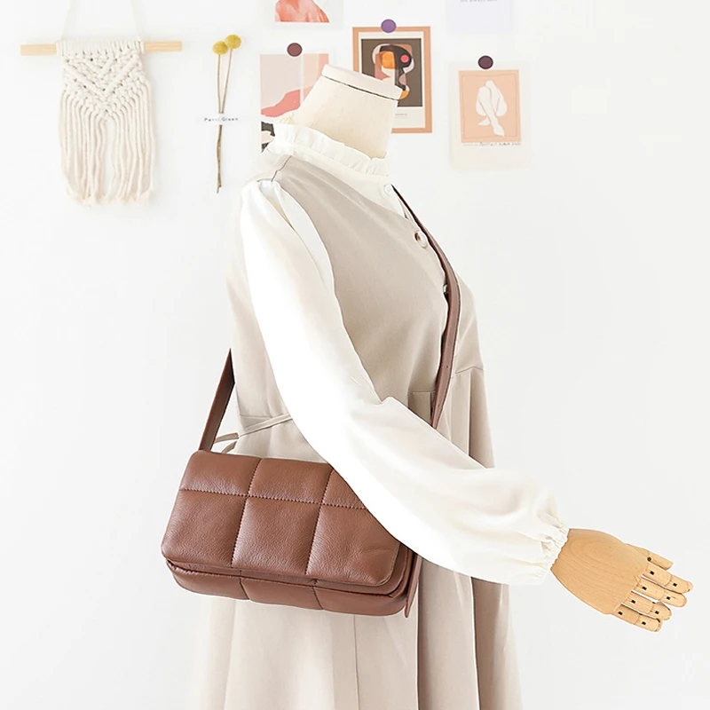 Ready to ship 2021 Factory Wholesale price young lady tote scarf handbags girl hand bags pu leather popular purses for women
Ready to ship 2021 Factory Wholesale price young lady tote scarf handbags girl hand bags pu leather popular purses for women