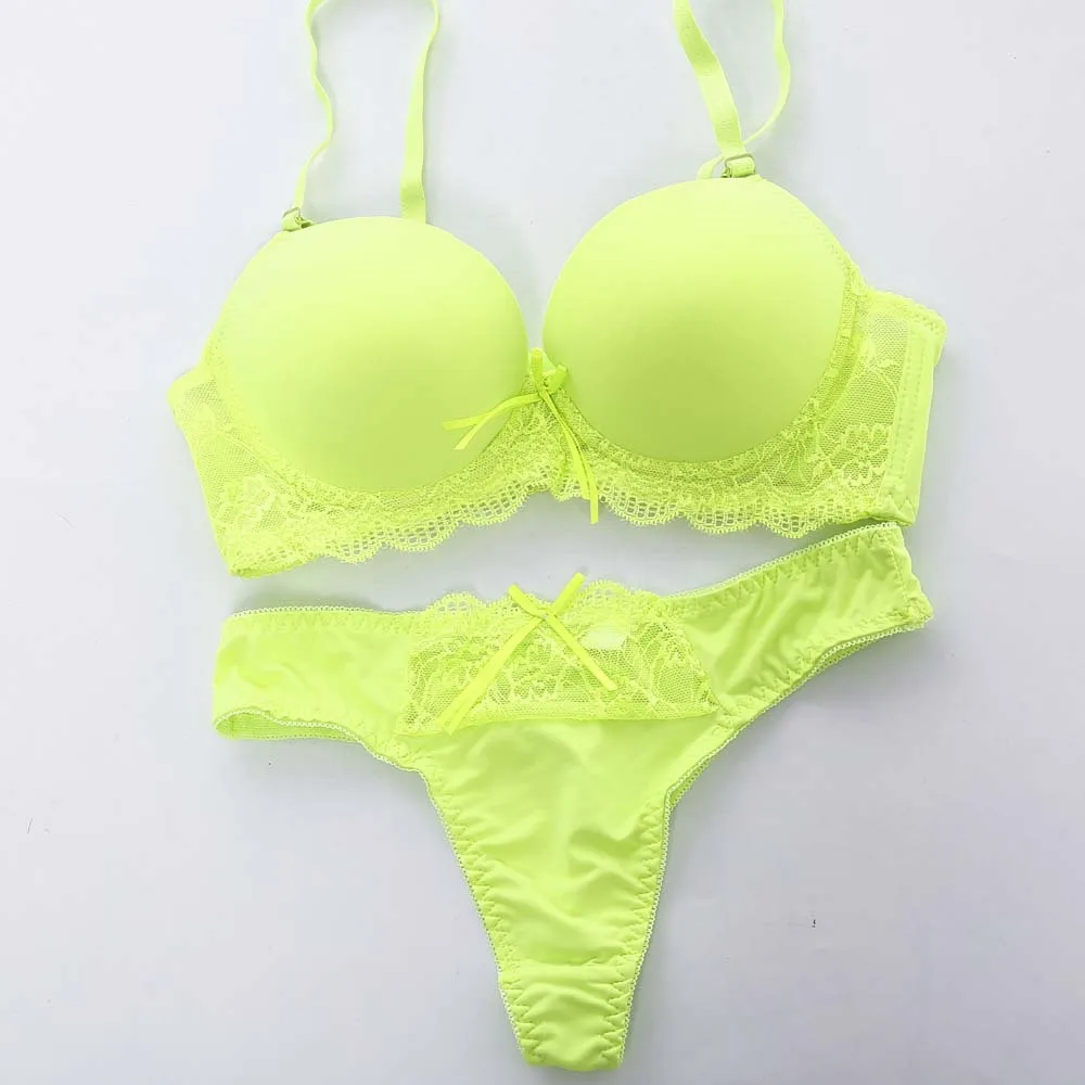 Wireless Sexy Hollow Out Lace Women Underwear Bra Panty Set
Wireless Sexy Hollow Out Lace Women Underwear Bra Panty Set