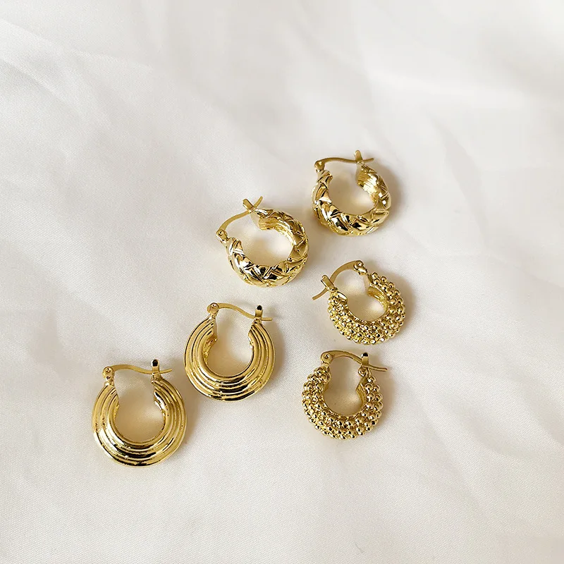 Korean style retro golden hoop earrings round ringlets cool wind personality exaggerated geometric earrings KL0522E, Picture shows
Korean style retro golden hoop earrings round ringlets cool wind personality exaggerated geometric earrings KL0522E, Picture shows