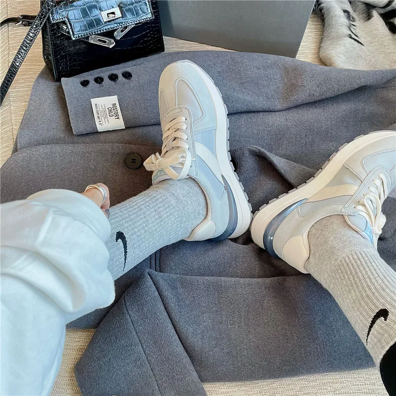 Casual Flat Women Shoes 2021 Fashion Designer Sneakers Female Running Walking Trainers Chaussure Femme Zapatos Mujer Ayakkabi
Casual Flat Women Shoes 2021 Fashion Designer Sneakers Female Running Walking Trainers Chaussure Femme Zapatos Mujer Ayakkabi