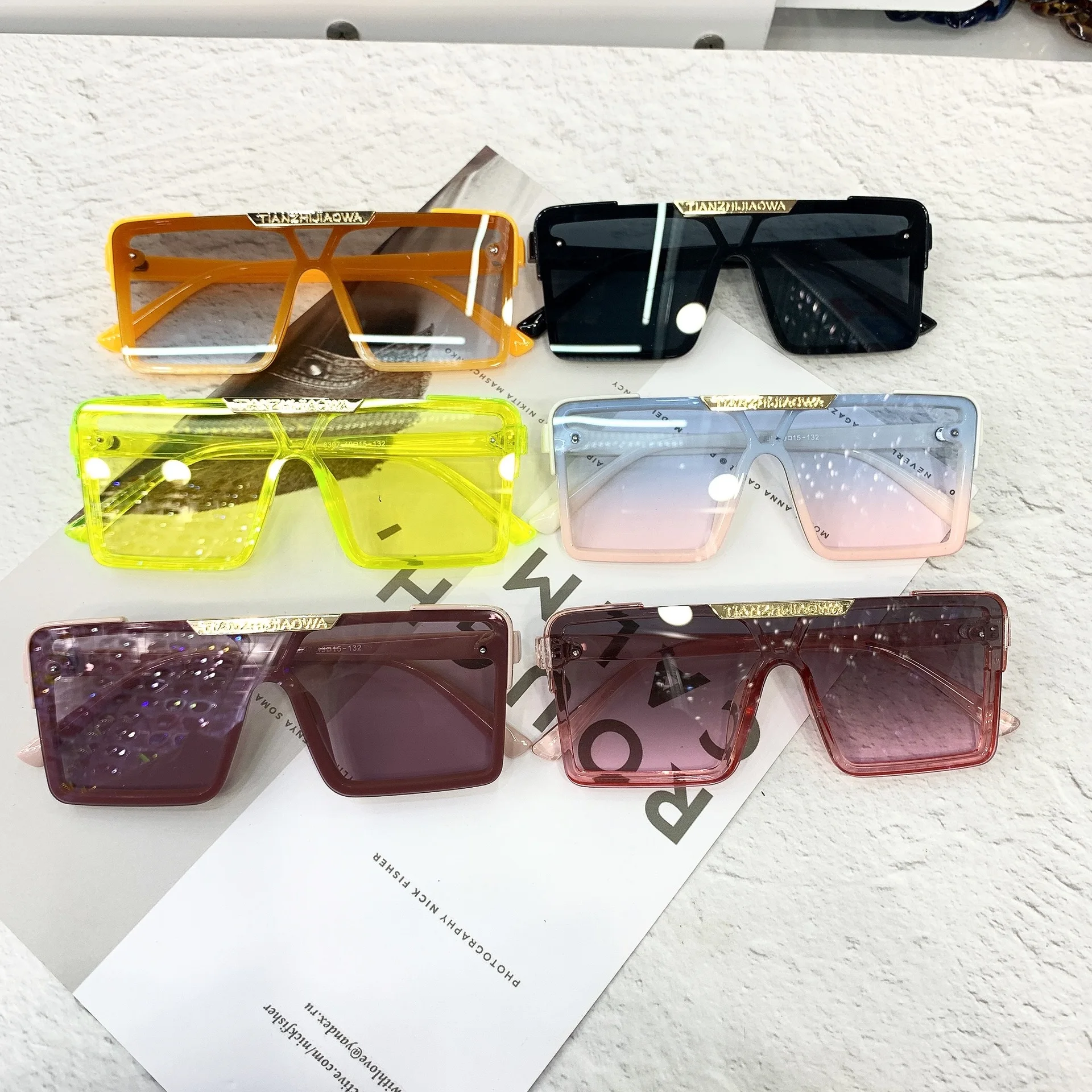 New children Sunglasses UV400 anti UV Sunglasses Fashion high quality sunglasses for boys and girls, As the picture show
New children Sunglasses UV400 anti UV Sunglasses Fashion high quality sunglasses for boys and girls, As the picture show