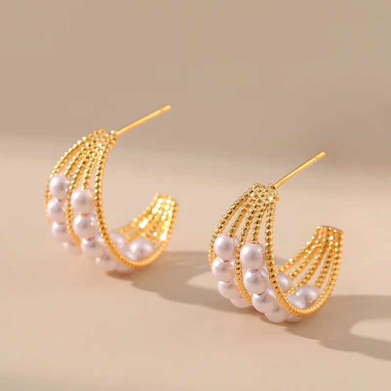 Trendy Gold C Earrings Hollow Earrings Made Of Shell Pearl Material High-End And Elegant Pearl Earrings
Trendy Gold C Earrings Hollow Earrings Made Of Shell Pearl Material High-End And Elegant Pearl Earrings