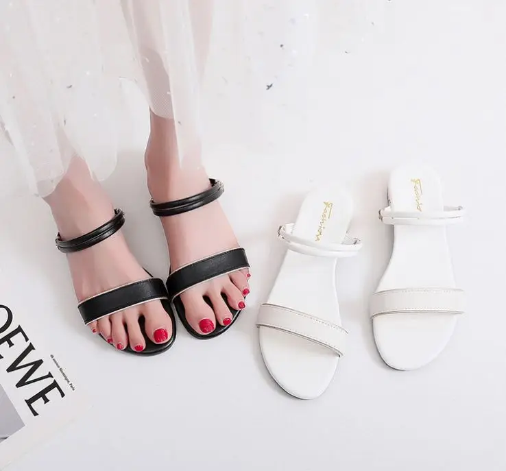 2021 sandals women's leather summer new round head diamond flat shoes with two layers of cow leather, White,black
2021 sandals women's leather summer new round head diamond flat shoes with two layers of cow leather, White,black