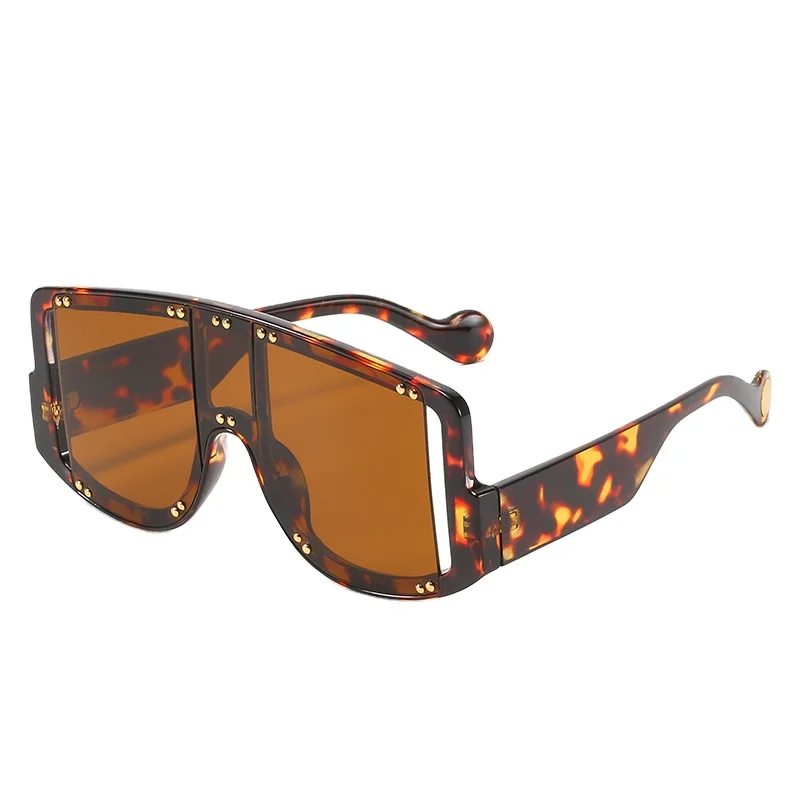 Retro Big Frame Colorful Ocean Sunglasses Women Trendy Oversized One-piece Leopard Glasses, As the picture shows
Retro Big Frame Colorful Ocean Sunglasses Women Trendy Oversized One-piece Leopard Glasses, As the picture shows