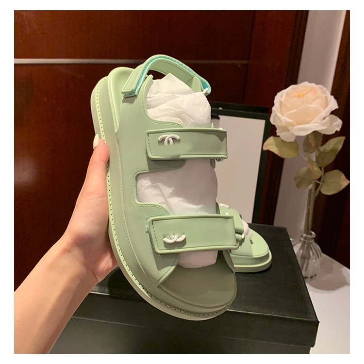 Designer famous brand Wholesale mens sandals 2021 woman sandals new arrivals 2021 house slippers letherely sandelely with box
Designer famous brand Wholesale mens sandals 2021 woman sandals new arrivals 2021 house slippers letherely sandelely with box
