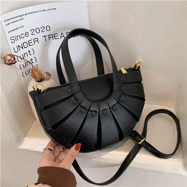 2021 Women Crossbody Pu Leather Ladies HandBags Semicircle Soft side zipper Solid color Motorcycle bags, Customized color
2021 Women Crossbody Pu Leather Ladies HandBags Semicircle Soft side zipper Solid color Motorcycle bags, Customized color