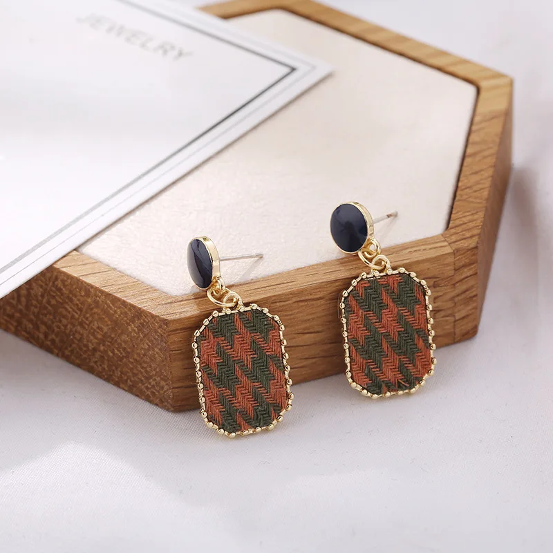 Jachon Autumn and winter vintage plover plush earrings new fashion temperament simple earrings for female, As picture
Jachon Autumn and winter vintage plover plush earrings new fashion temperament simple earrings for female, As picture