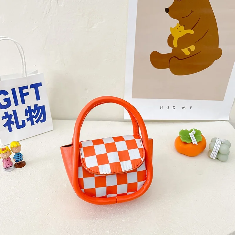 2022 New Drop Shipping Korean Style Small Jelly Printing Pattern Kid jelly Strap Children Tote Round Bag Kids Mini Purse Handbag
2022 New Drop Shipping Korean Style Small Jelly Printing Pattern Kid jelly Strap Children Tote Round Bag Kids Mini Purse Handbag