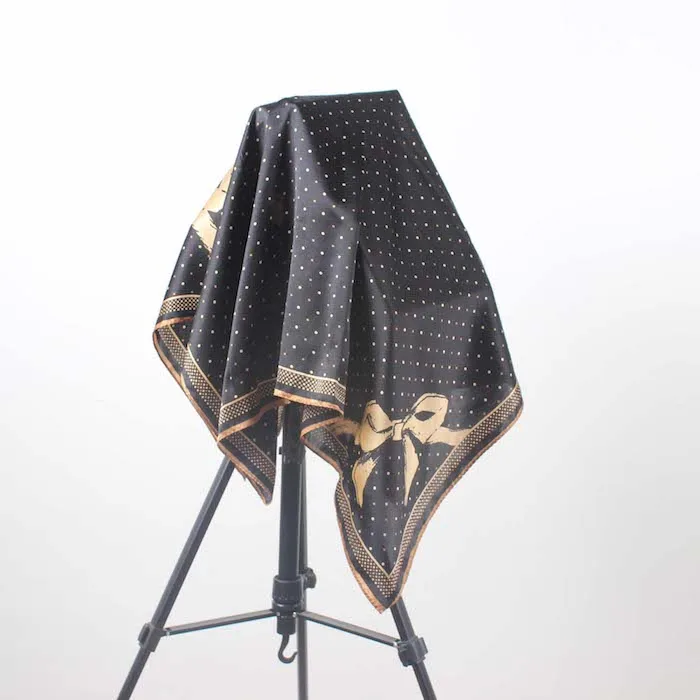 Luxury Made in Italy 90x90cm Silk square scarves Dis.Priv03 foulard en soie silk headscarf scarf for woman hair scarf
Luxury Made in Italy 90x90cm Silk square scarves Dis.Priv03 foulard en soie silk headscarf scarf for woman hair scarf