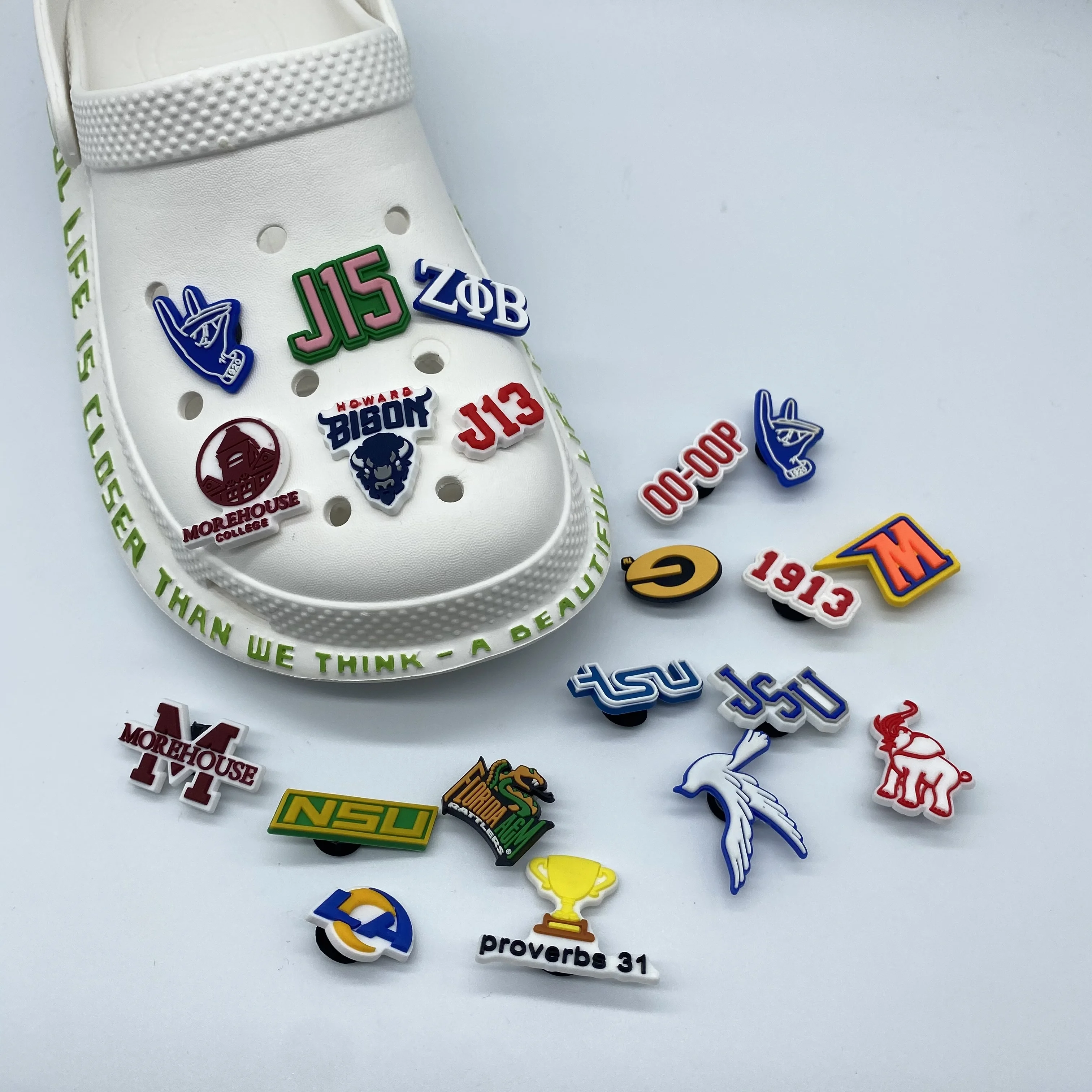 Shoe charms JSU ZOB 1913 university college Soft PVC Cartoon Croc college charm for charm lady, As picture
Shoe charms JSU ZOB 1913 university college Soft PVC Cartoon Croc college charm for charm lady, As picture