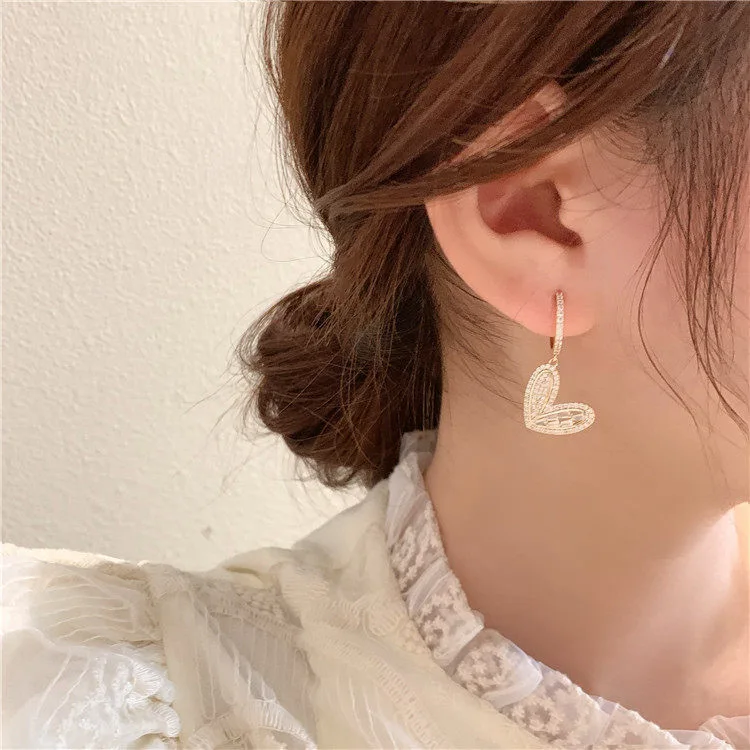 New Design Fashion Jewelry 14K Real Gold Plating Zircon Love Heart Earrings Cubic Heart Clip On Earring
New Design Fashion Jewelry 14K Real Gold Plating Zircon Love Heart Earrings Cubic Heart Clip On Earring