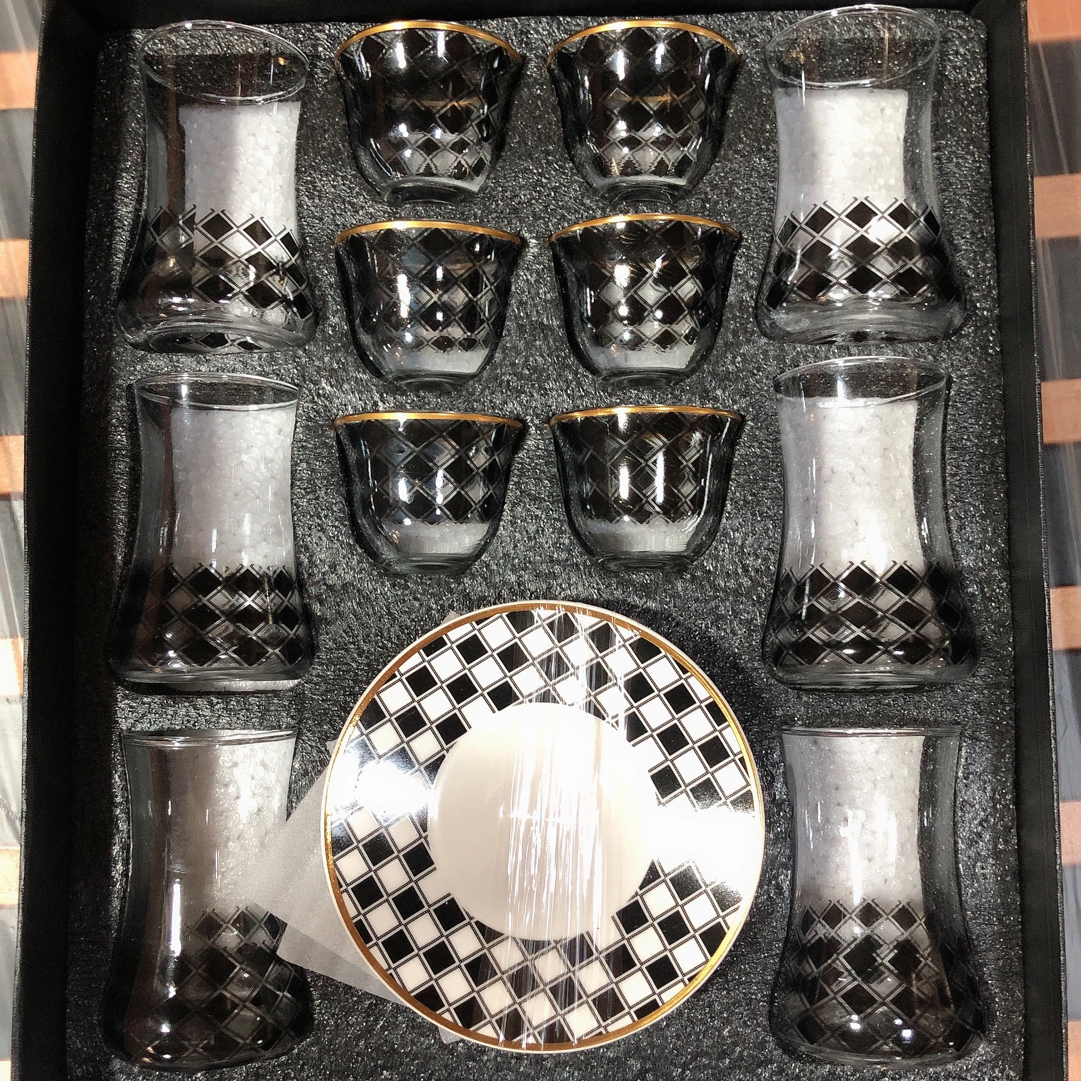 Arab glass coffee cup and saucer set with retro style, Ethiopian cup and saucer set, gift wrapping
Arab glass coffee cup and saucer set with retro style, Ethiopian cup and saucer set, gift wrapping