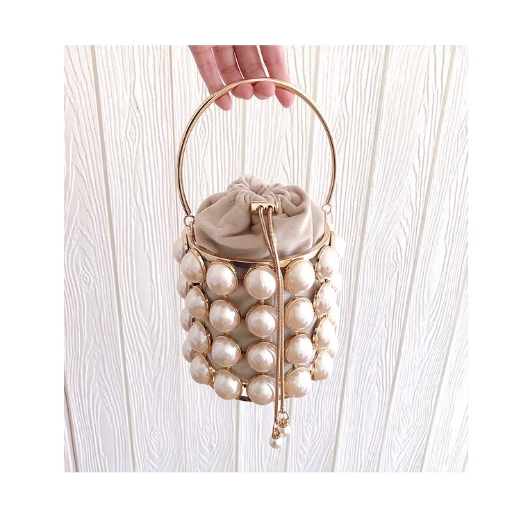 Luxury Pearl Basket Handbag Women Metal Beads Bucket Bag Female Evening Party Totes Drawstring Cage Shoulder Bag Banquet Clutch
Luxury Pearl Basket Handbag Women Metal Beads Bucket Bag Female Evening Party Totes Drawstring Cage Shoulder Bag Banquet Clutch